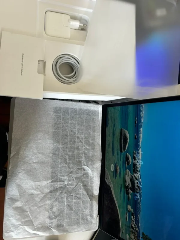 Apple Macbook Air 13'' Chip M1 Nuevos de Caja Abierta (Open Box)