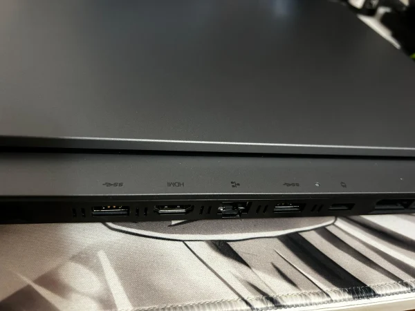 Notebook Lenovo Loq 15 Rtx 5060 Ryzen 7 250 32gbddr5 2tbnvme Gris (Nuevo con caja abierta)