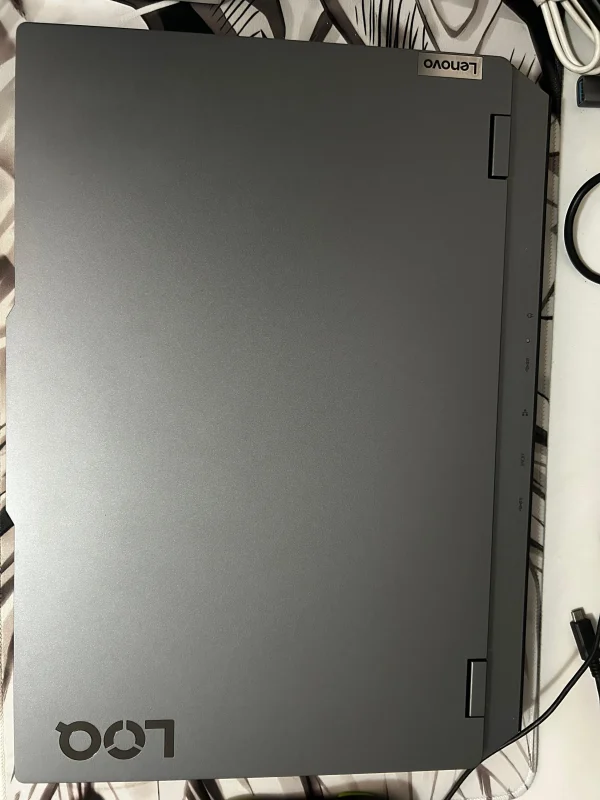 Notebook Lenovo Loq 15 Rtx 5060 Ryzen 7 250 32gbddr5 2tbnvme Gris (Nuevo con caja abierta)