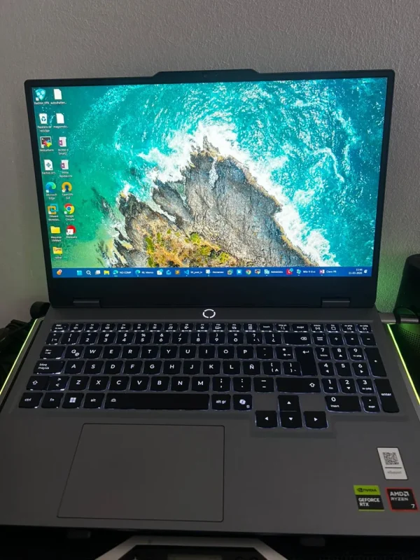 Notebook Lenovo Loq 15 Rtx 5060 Ryzen 7 250 32gbddr5 2tbnvme Gris (Nuevo con caja abierta)