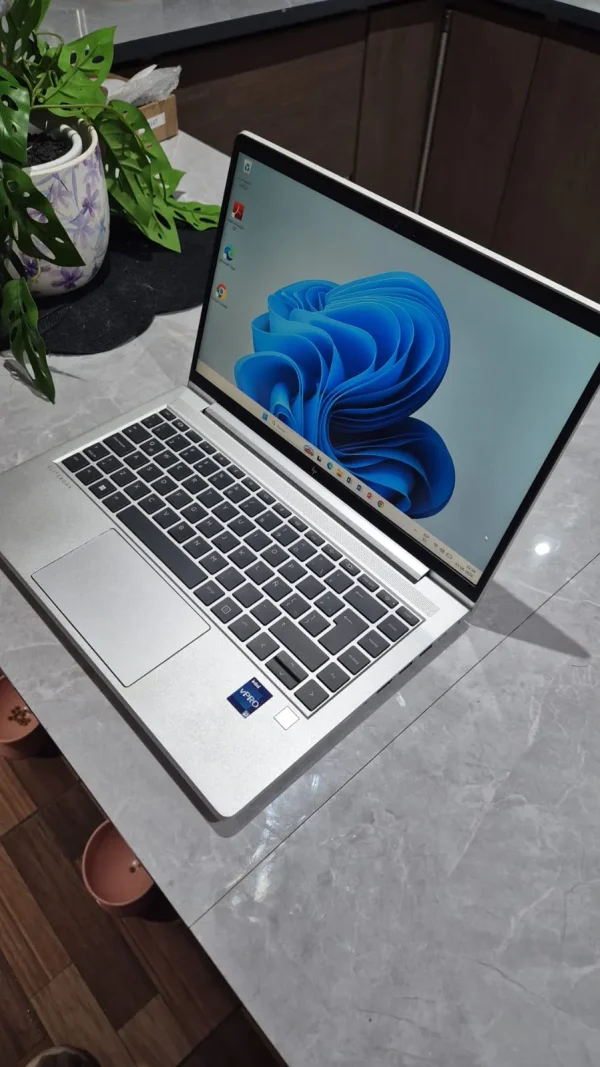 HP g9 Notebook Hp Elitebook 640 G9 I7 12th Vpro 32gb 512gb (Nuevo con caja abierta)