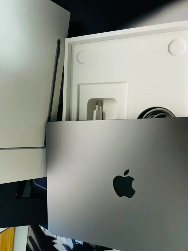 WhatsApp Image 2026-08-11 at 22.50.09 (1) Macbook Apple Air 13 Chip M2 2022 8gb 256gb Ssd gris espacial