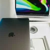 Macbook pro m2 MacBook Pro 13 (2022) Chip M2 Apple / 8gb Ram Ssd 256gb Color Gris Espacial (Nuevo con caja abierta)